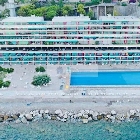 Apartmán Seaside - Fronte Mare Con Piscina Ospedaletti
