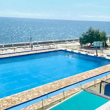Seaside - Fronte Mare Con Piscina * Ospedaletti