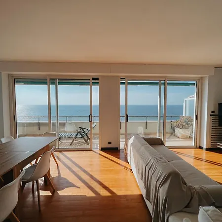 Apartmán Seaside - Fronte Mare Con Piscina Ospedaletti
