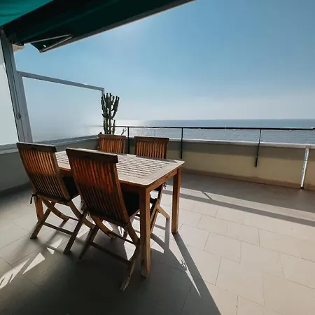 Seaside - Fronte Mare Con Piscina